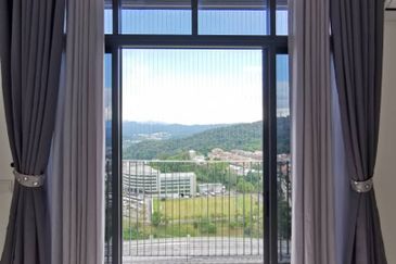 Henna Residence @ The Quartz