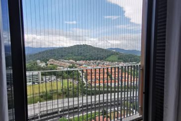 Henna Residence @ The Quartz