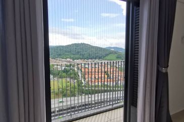 Henna Residence @ The Quartz