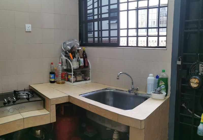 Kampung Sungai Kayu Ara