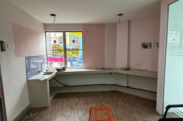 Medan Putra Business Centre