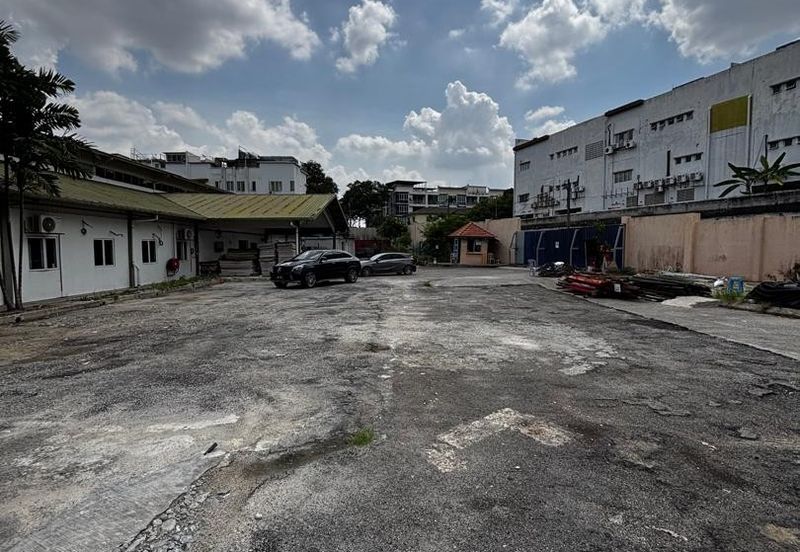 Kampung Sungai Kayu Ara