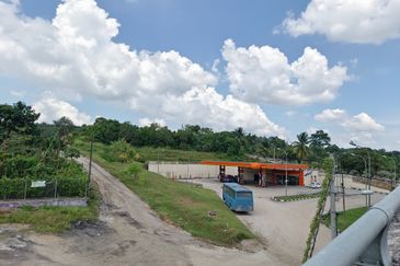 TODAYS MALL ULU TIRAM JOHOR