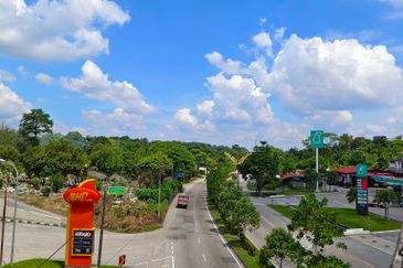 TODAYS MALL ULU TIRAM JOHOR