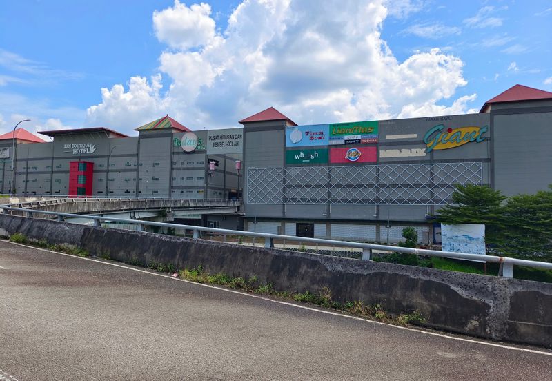 TODAYS MALL ULU TIRAM JOHOR