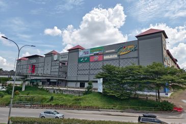 TODAYS MALL ULU TIRAM JOHOR