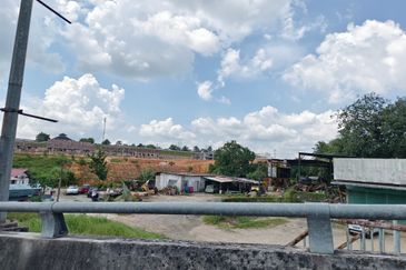 TODAYS MALL ULU TIRAM JOHOR