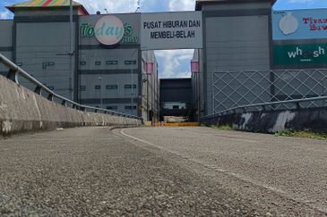 TODAYS MALL ULU TIRAM JOHOR