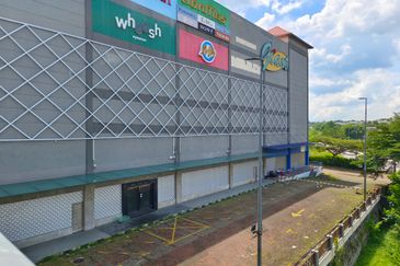 TODAYS MALL ULU TIRAM JOHOR