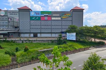 TODAYS MALL ULU TIRAM JOHOR