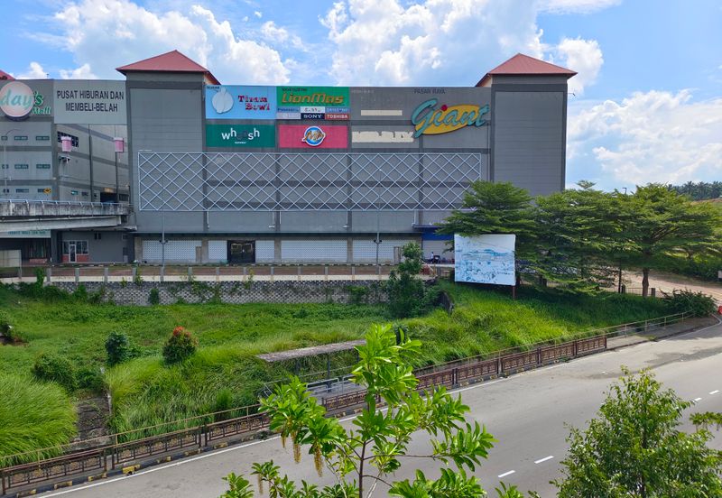 TODAYS MALL ULU TIRAM JOHOR