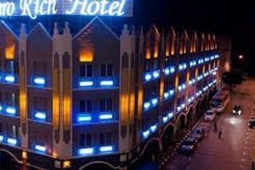 Bandar Hilir 3 Star Hotels with 94 rooms & lift