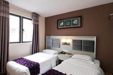 Bandar Hilir 3 Star Hotels with 94 rooms & lift