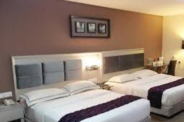 Bandar Hilir 3 Star Hotels with 94 rooms & lift