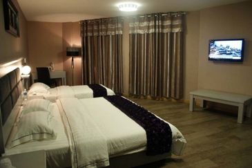 Bandar Hilir 3 Star Hotels with 94 rooms & lift