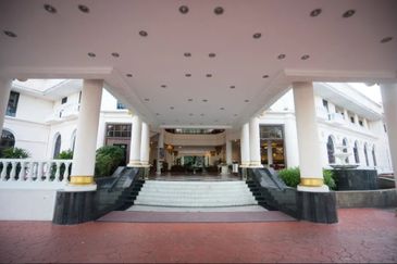 Jalan Pantai Tengah / Chenang (Hotels & Resort)