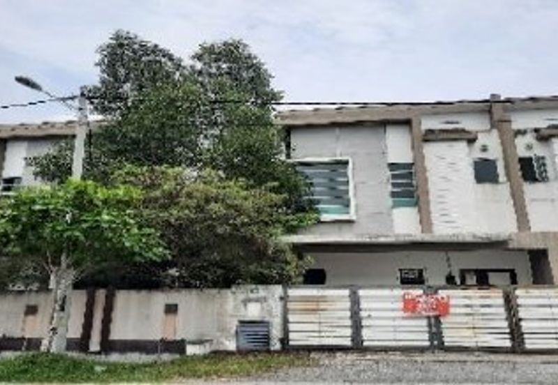 Laluan Mewah Indah 3, Taman Mewah Indah, Batu Gajah Perak - 2-storey semi-detached house