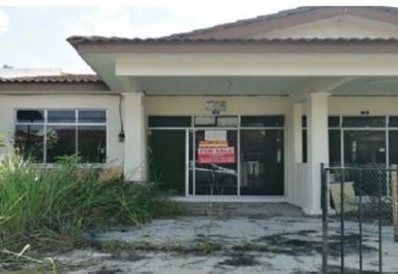 Jalan Chenderong 2, Taman Chenderong Jaya, Batu Gajah - 1-storey intermediate terrace house