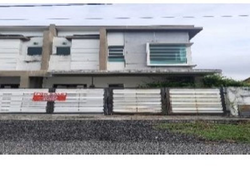 Taman Mewah indah, Batu Gajah, Perak - 2-Storey Semi-detached house