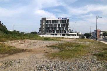 Peringgit Batu Berendam Potential Commercial Land Melaka