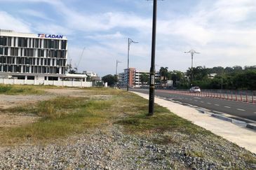 Peringgit Batu Berendam Potential Commercial Land Melaka