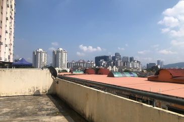 Condominium Taman Sri Mas Ampang with Terrace Area