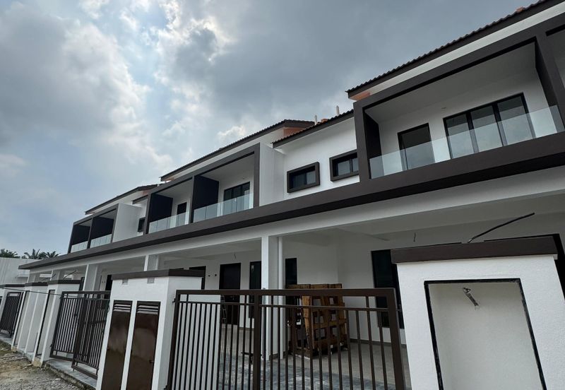 Teres Dua Tingkat Untuk Dijual Sungai Buloh