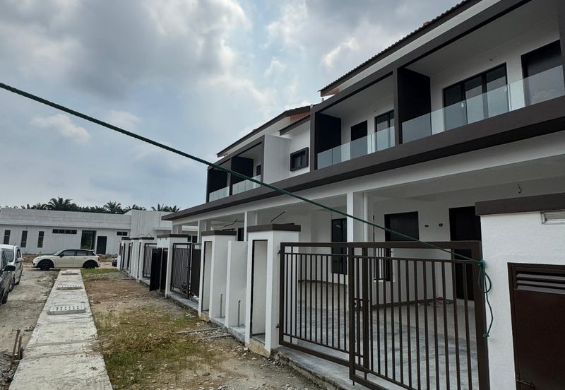 Teres Dua Tingkat Untuk Dijual Sungai Buloh