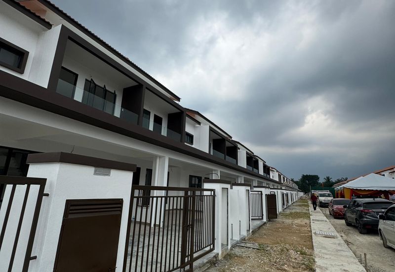 Teres Dua Tingkat Untuk Dijual Sungai Buloh