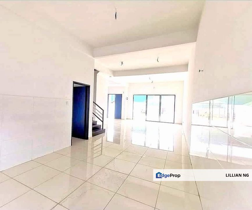 Completed Move in Ready ! Extended Large Builtup, Spacious Design High Ceiling. Good investment  or Own Stay  , Selangor, Klang