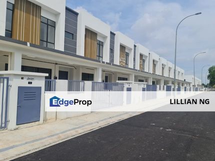 Completed Move in Ready ! Extended Large Builtup, Spacious Design High Ceiling. Good investment  or Own Stay  , Selangor, Klang