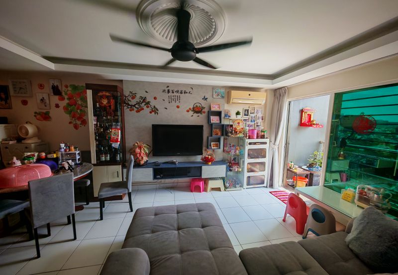 First Residence (Residensi Unggul)