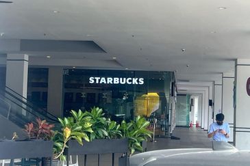 United Point Shop to let