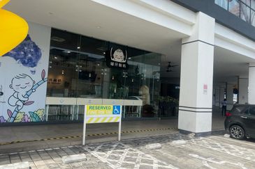 United Point Shop to let