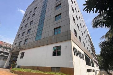 PJ Section 19 Enbloc Commercial Building for Sale