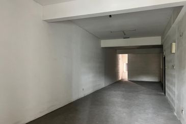 Shah Alam 3 storey Shop for Sale