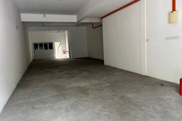 Shah Alam 3 storey Shop for Sale
