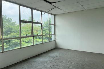 Shah Alam 3 storey Shop for Sale