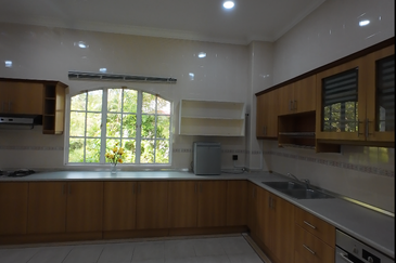 IOI Beverly Row @ IOI Resort City