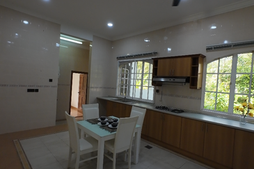 IOI Beverly Row @ IOI Resort City