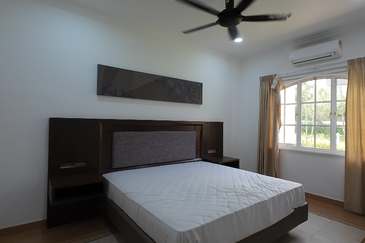 IOI Beverly Row @ IOI Resort City