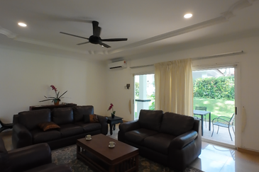 IOI Beverly Row @ IOI Resort City