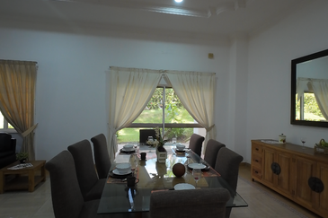 IOI Beverly Row @ IOI Resort City