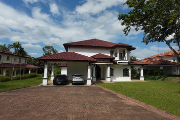 IOI Beverly Row @ IOI Resort City