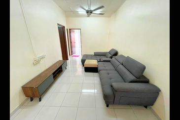 Amansiara Townhouse For Rent RM1100 3R 2B Move In Ready Furnished, Taman Amansiara Selayang Rawang Gombak
