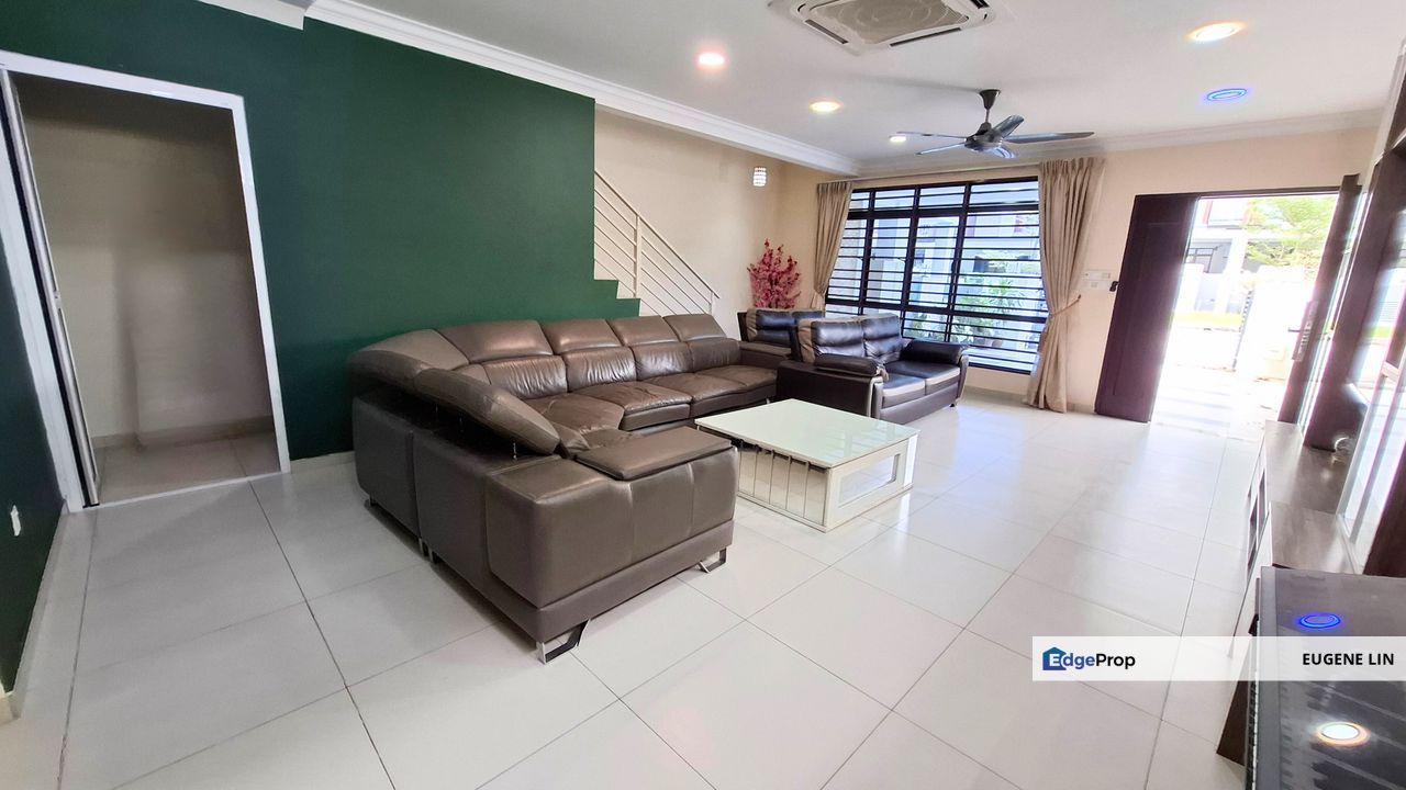 Garden Heights 2sty End Lot – Heavily Renovated with Extra Land! - Fully Furnished House, Selangor, Rawang