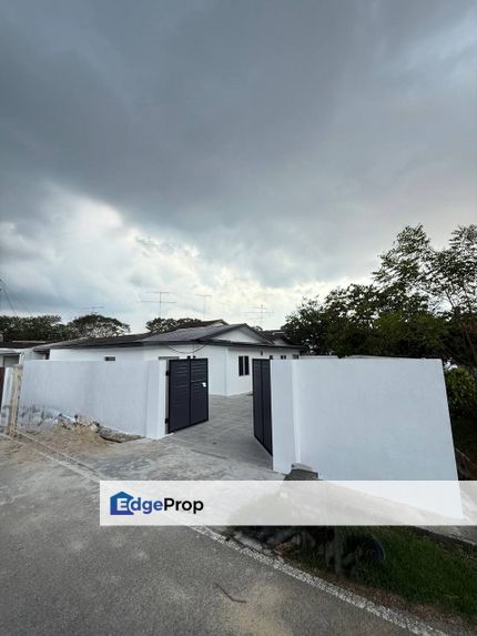 Kulai Taman Pertama Single Storey corner house , Johor, Kulai