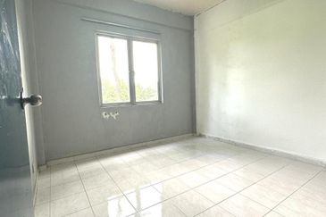 Sri Intan apartment Seri alam