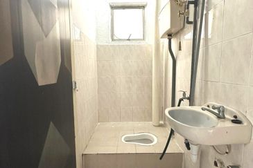 Sri Intan apartment Seri alam