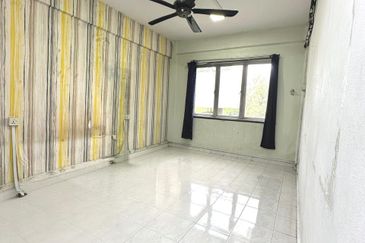 Sri Intan apartment Seri alam
